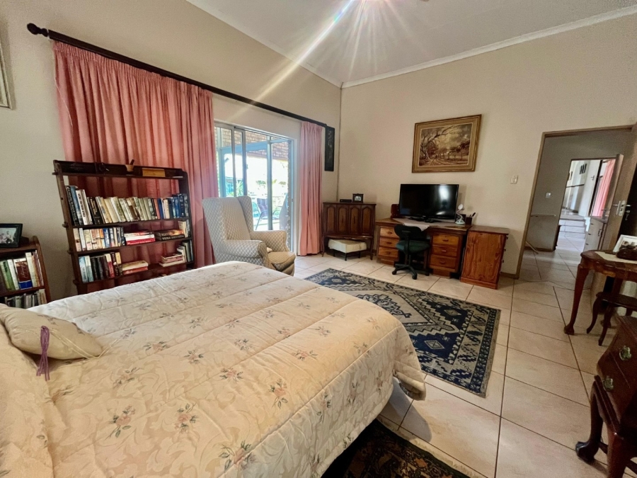 4 Bedroom Property for Sale in Safari Gardens North West